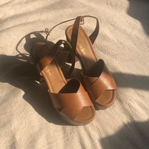 Lulu’s platform 70’s style heel